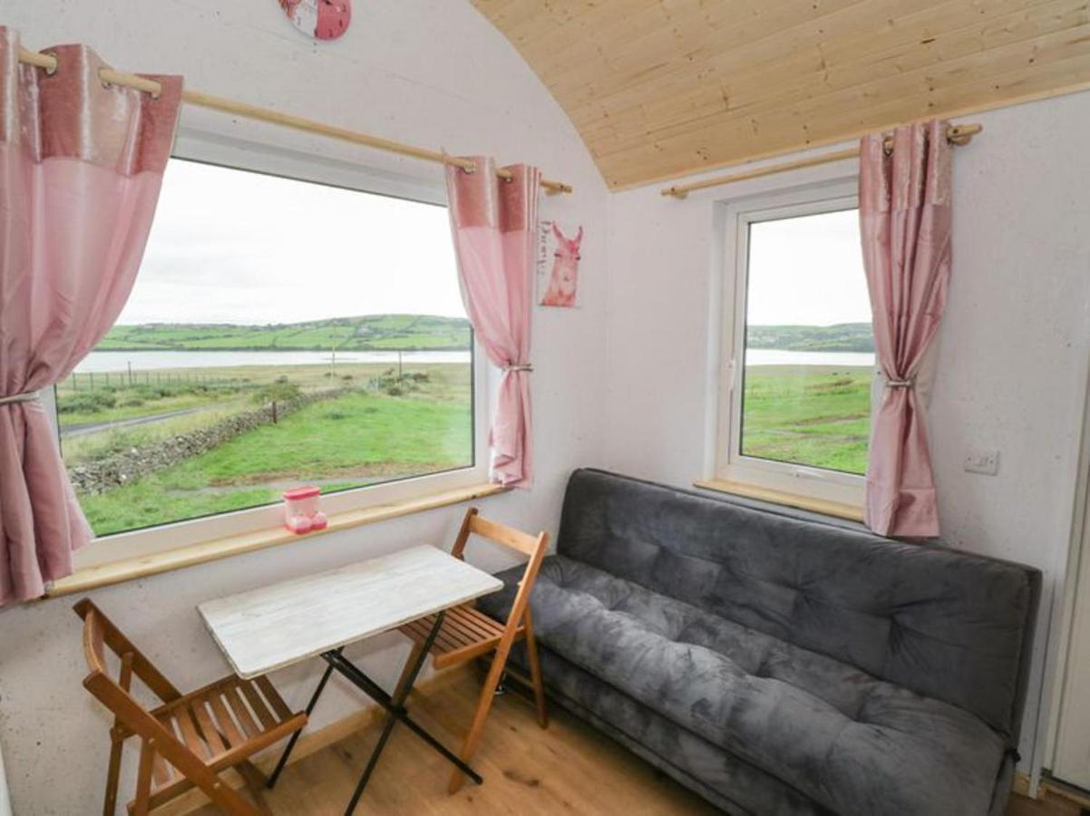 The Beautiful Lazy Llama Shepherd Hut Farm Stay Ballyshannon Ngoại thất bức ảnh